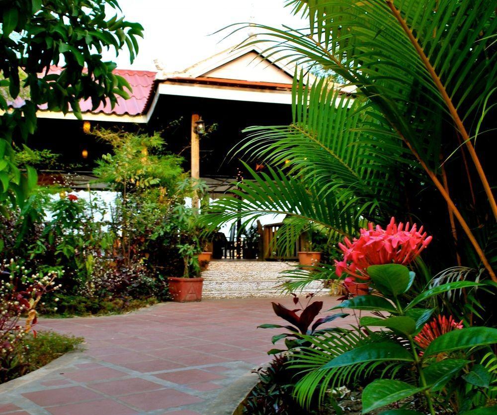 The River Lodge Кампот Екстериор снимка