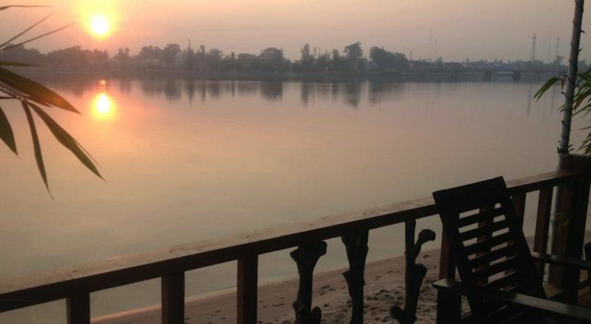 The River Lodge Кампот Екстериор снимка