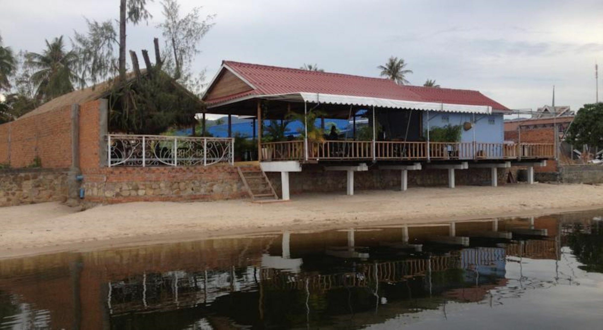 The River Lodge Кампот Екстериор снимка